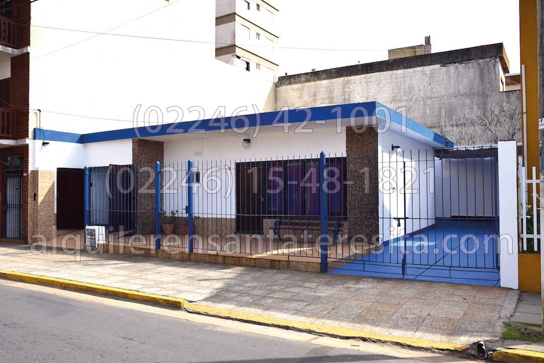 Frente de la casa de Alquiler en Santa Teresita