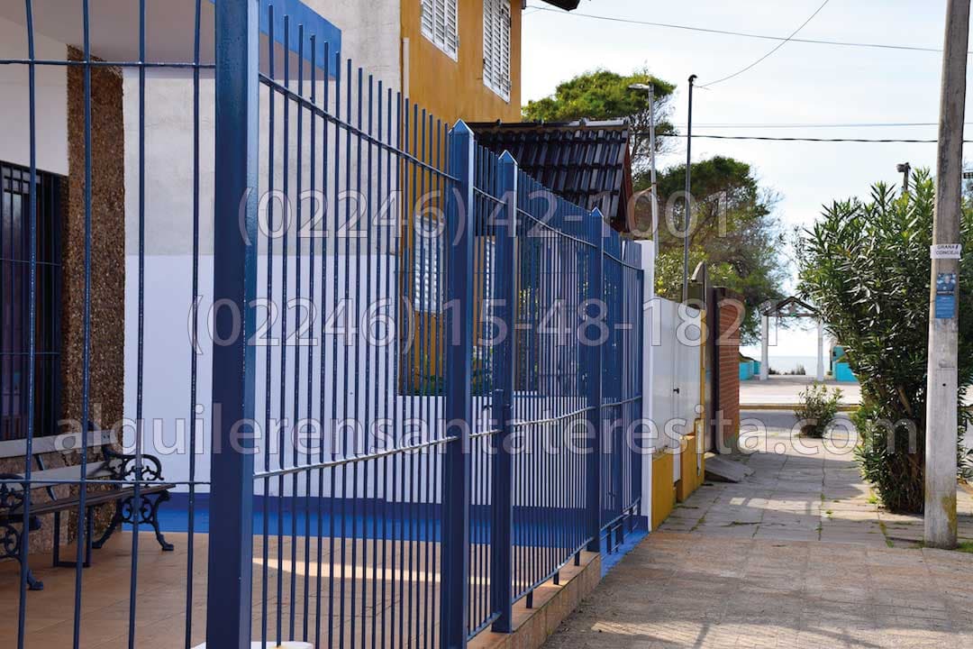 Frente de la casa con vista del mar de Alquiler en Santa Teresita