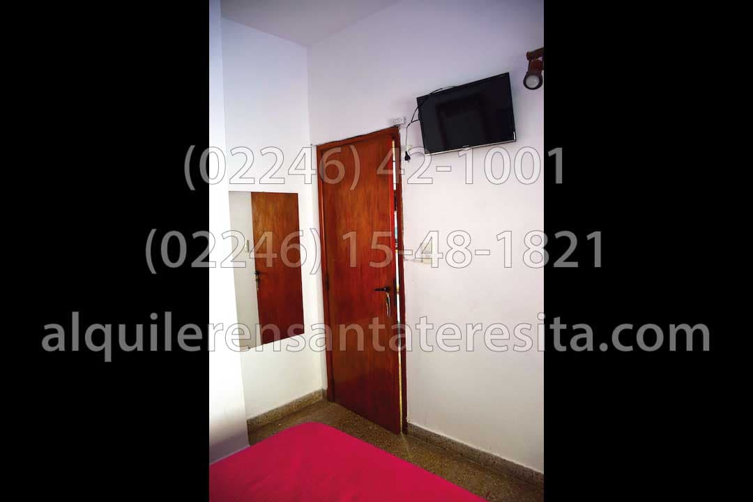 Televisión del dormitorio principal de Alquiler en Santa Teresita
