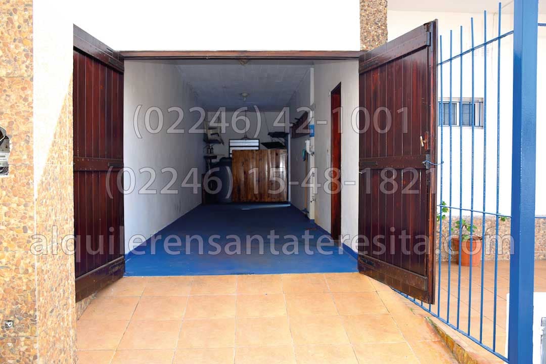 Garage cubierto desde afuera de Alquiler en Santa Teresita